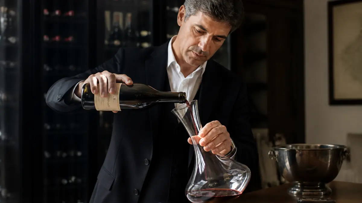Comment décanter un vin ? Méthode, timing et erreurs