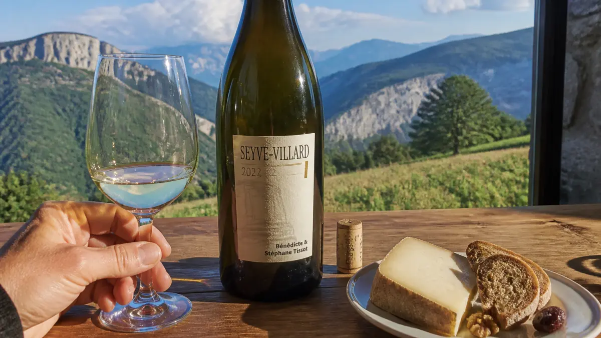 Jura, Savoie, Bugey : notre sélection de 10 vins de montagne pleins de fraîcheur et de peps