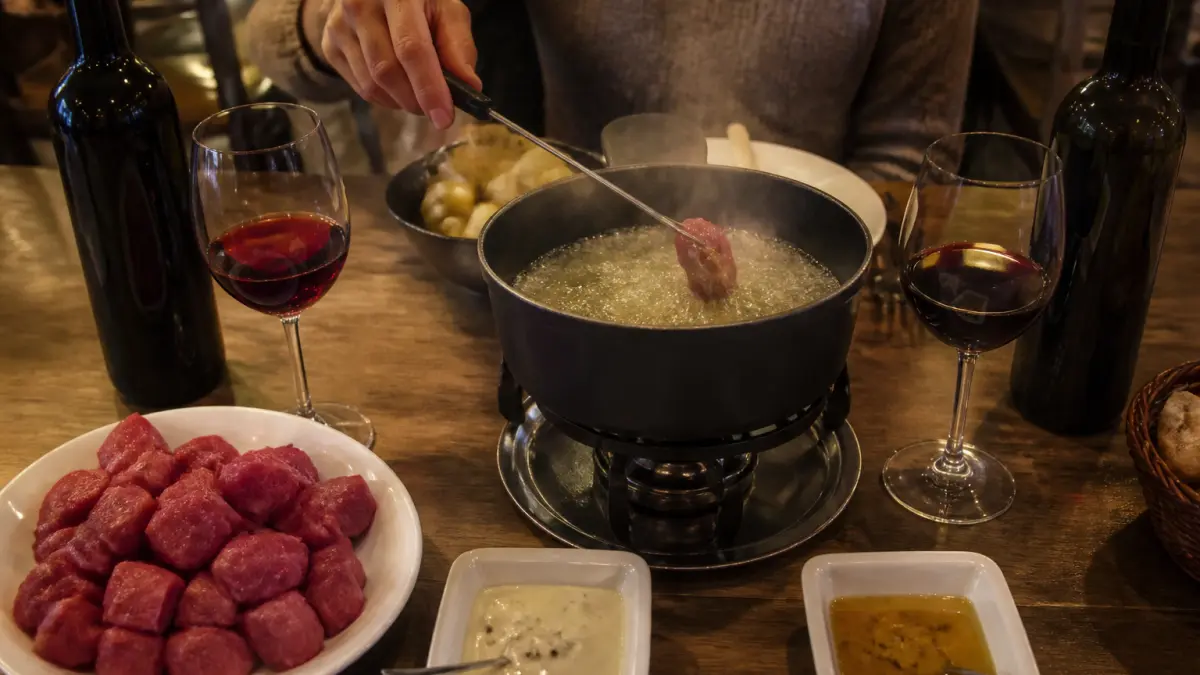 Quel vin avec une fondue bourguignonne ? Rouges souples ou plus charpentés