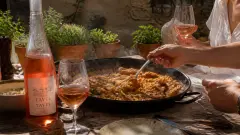 Paella : le vin qui change tout (et ce n'est pas celui qu'on croit)