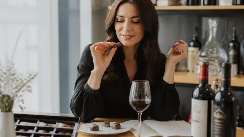 Accord vin chocolat : comment réussir un dessert sans lourdeur