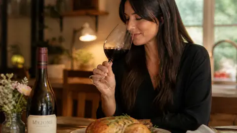 Quel vin avec du poulet ? Les meilleurs accords selon la recette